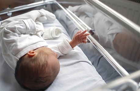 Передали гуманитарную помощь в детское инфекционное отделение больницы ЧМЗ