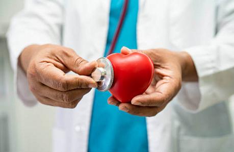 Комплексный прием врача-кардиолога на дому.